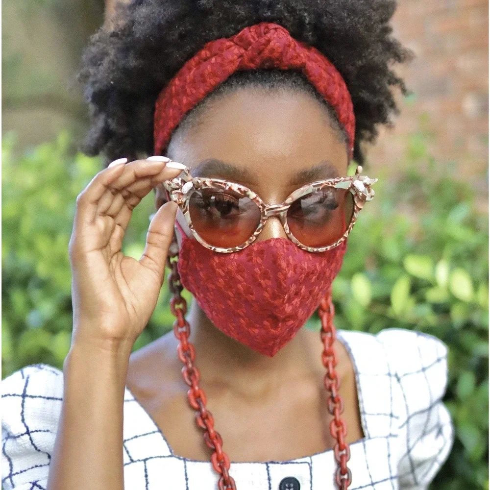 RARE Lele Sadoughi Resin Chain Link 14K Gold Sunglasses Mask Chain Red Black